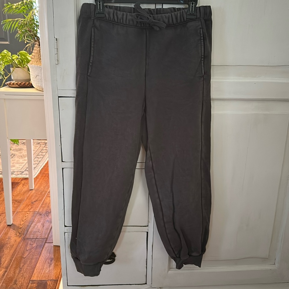 Arie sweat pants women’s medium medium